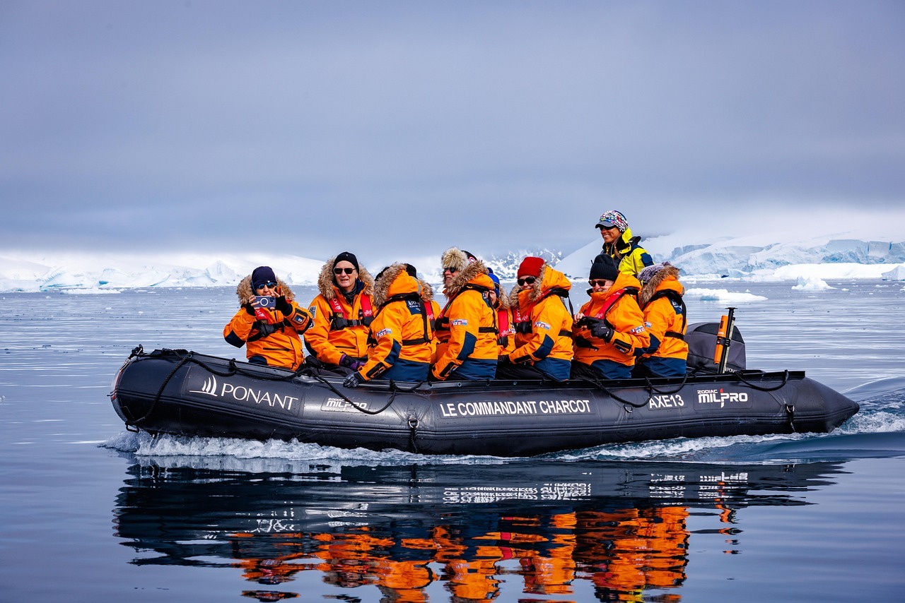 A group of people in an inflatable boat
AI-generated content may be incorrect.